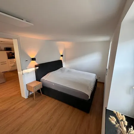 Liebevolle Neubauwohnung Im Souterrain Lägenhet *